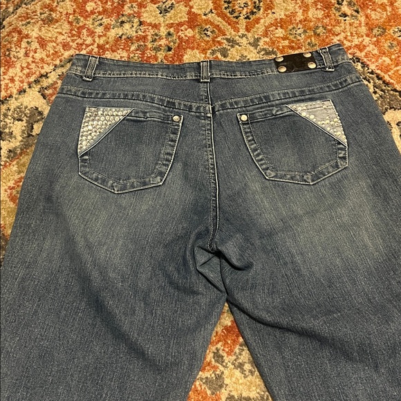 studded capris - Picture 4 of 4